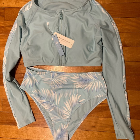 Long sleeve swimsuit - Picture 2 of 2
